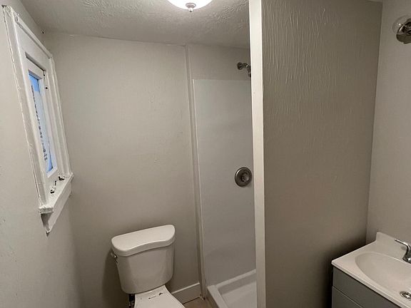 4th image of 2002 Fairmont Ave