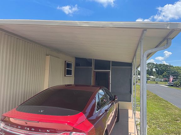 4th image of 748 Chaparral Dr