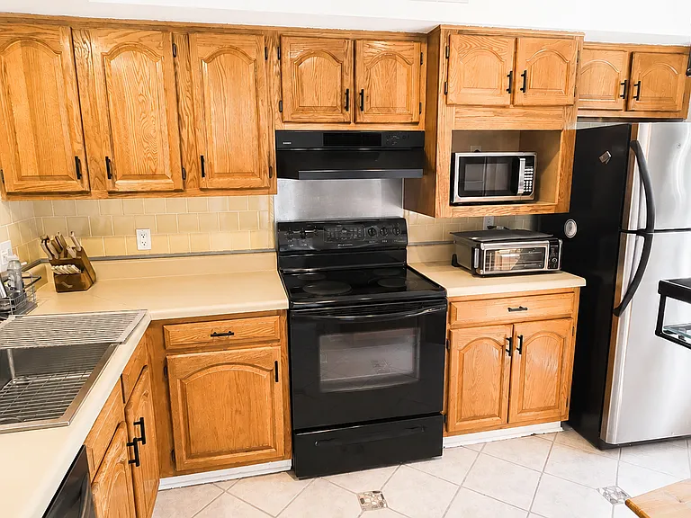 9608 Mason Creek Rd — Photo 3