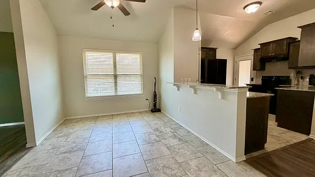1109 Hickory Creek Dr — Photo 7