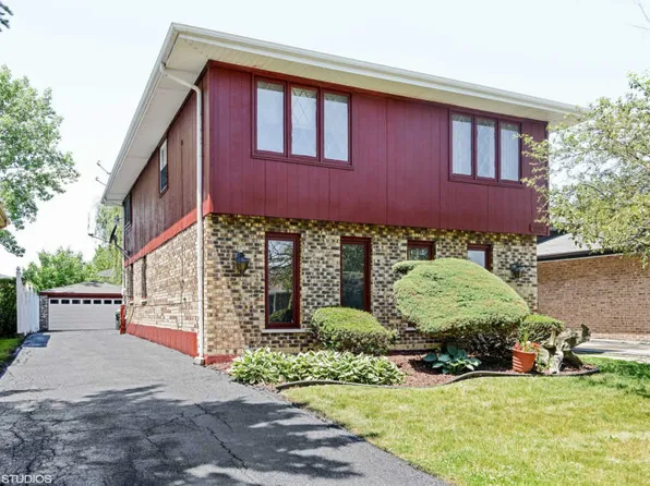 18106 Soleri Dr, Country Club Hills, IL 60478