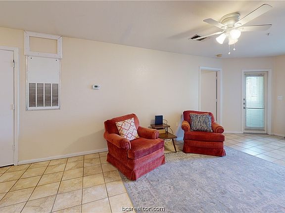 5th image of 529 Southwest Pkwy #102-room B