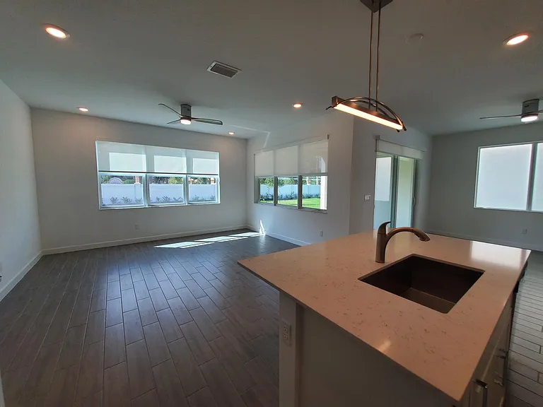1590 Verawood Ln — Photo 4