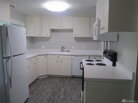 3rd image of 23106 61st Ave W