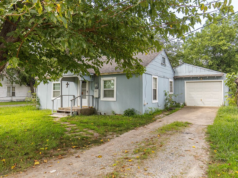 1st image of 2301 Joshua St