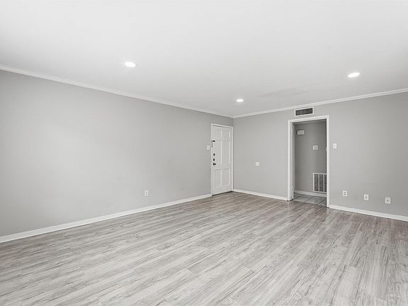 4th image of 7900 Westheimer Rd APT 145