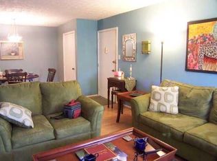 1008 Lake Way APT D4, Louisville, KY 40222