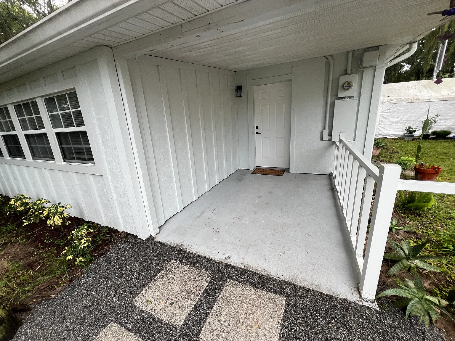 3 bed, 1000 sqft, $1,850 — Photo 1