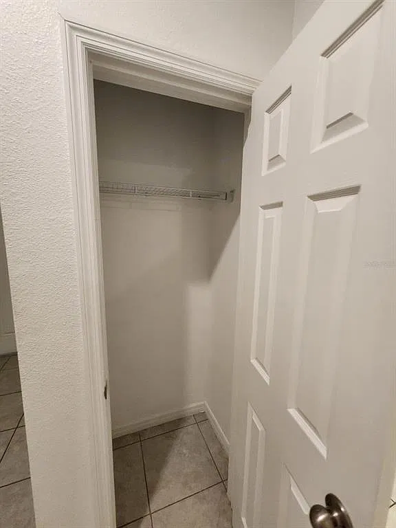 3 bed, 2.5 bath, 1747 sqft, $2,400 — Photo 4