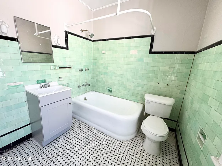 207 E Burgess St #C — Photo 5