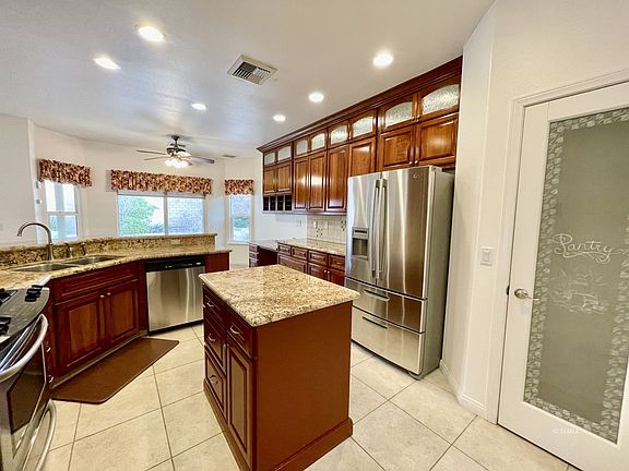 3rd image of 2312 S Reedy St