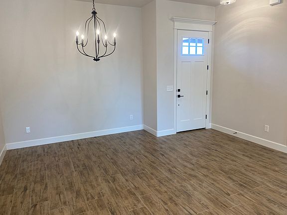 3rd image of 2912 Kingswood Dr