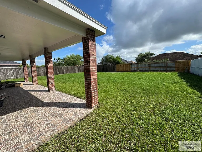 3433 Burgundy Dr — Photo 15
