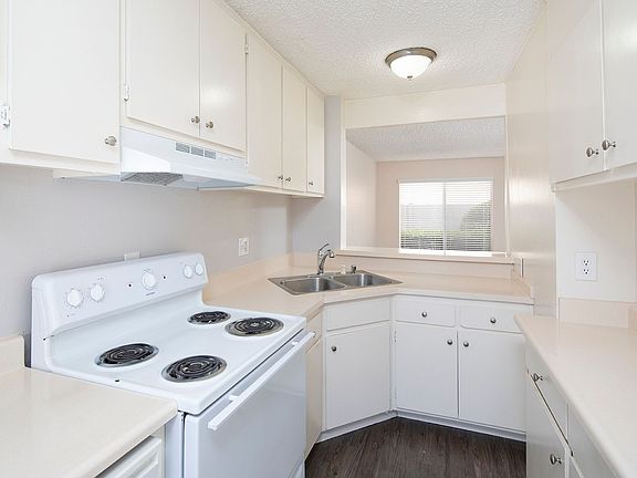 3rd image of 432 Dominguez Way APT 7