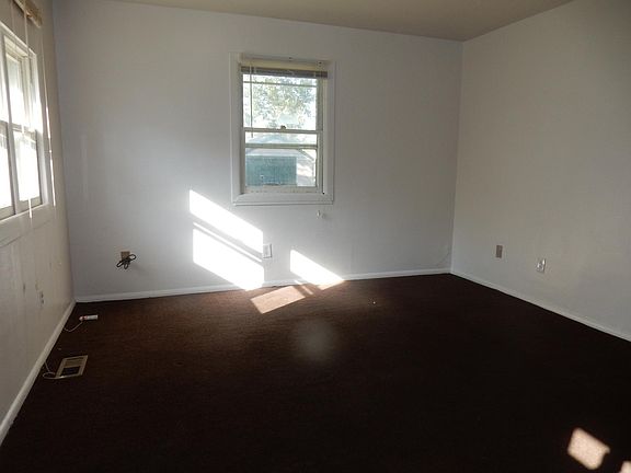 3rd image of 253 S Harbine Ave