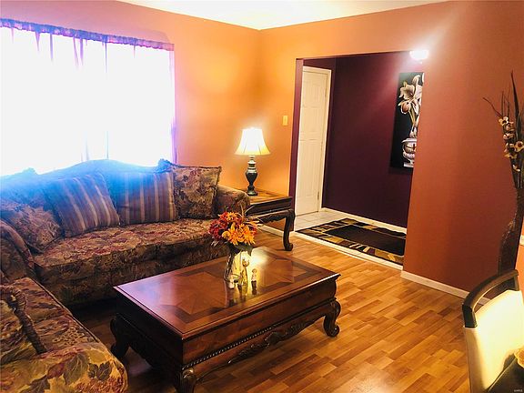 2nd image of 14873 Mondoubleau Ln