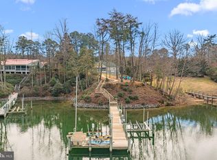 97 Currell Cove Ln, White Stone, VA 22578