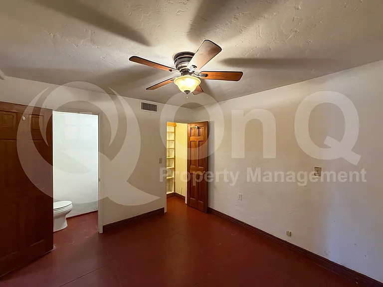 2926 E Waverly St — Photo 13