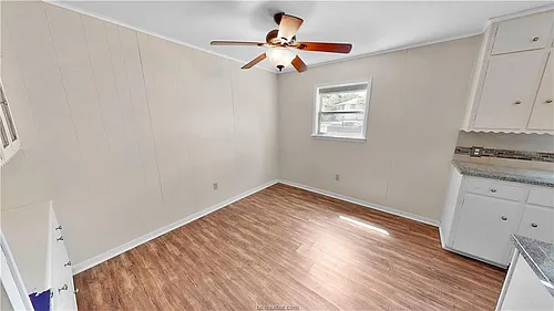 205 Redmond Dr Photo 1
