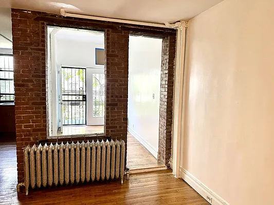 Rented by R New York | media 19