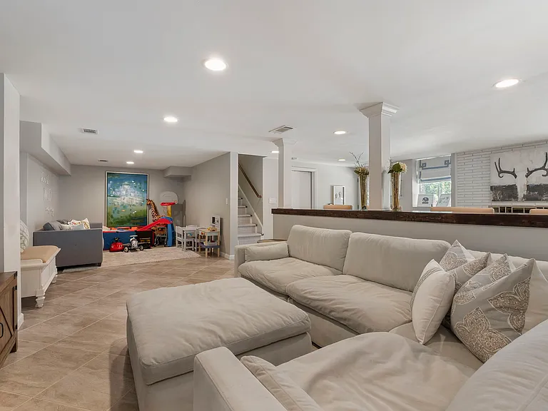 4470 Chatworth Ct NE — Photo 52