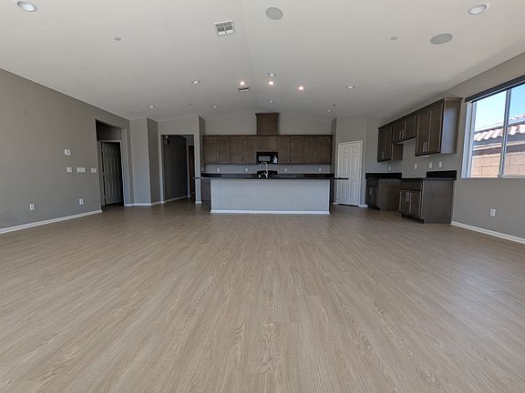4th image of 13433 Evanston St