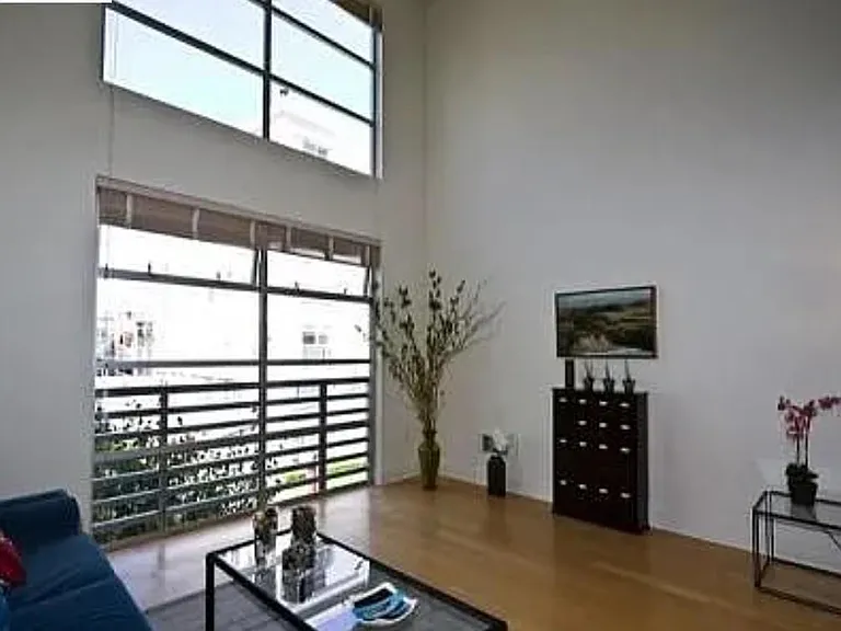 411 Francisco St — Photo 3