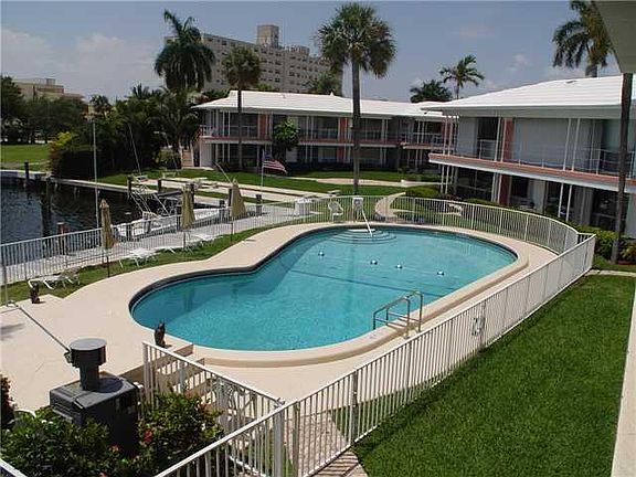 3rd image of 2760 Yacht Club #10D
