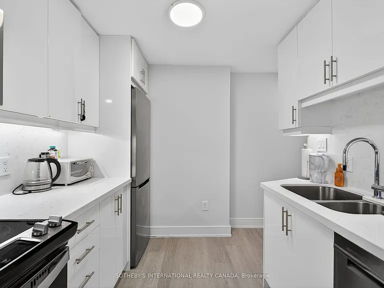 24 College View Ave #1B — Photo 15