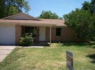 2525 Crestbrook Ln, Grand Prairie, TX 75052
