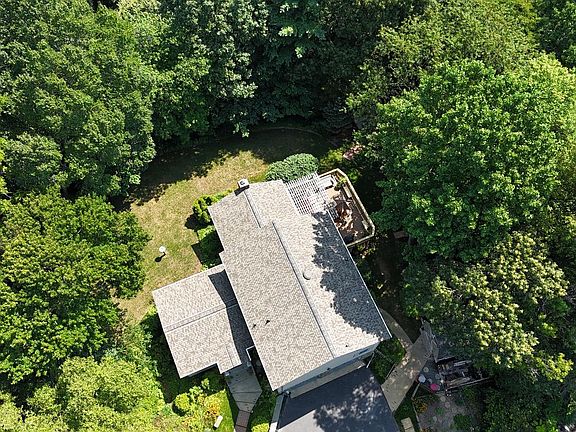 5th image of 300 Owings Hill Ct