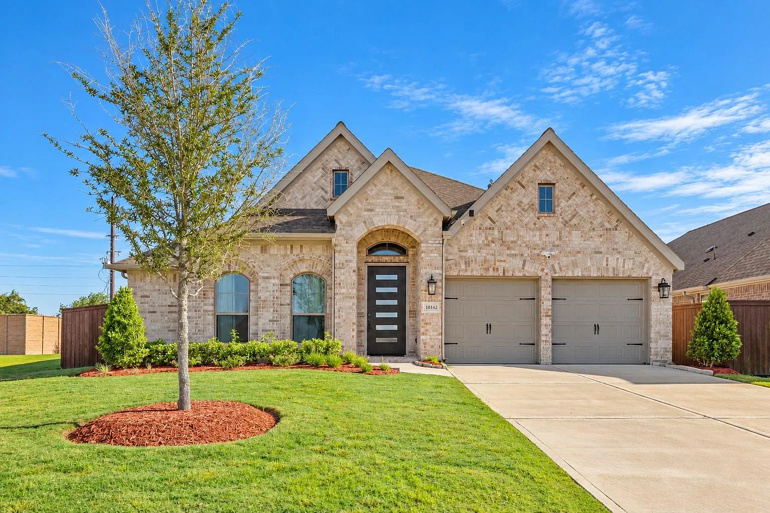 4 bed, 3.0 bath, 3034 sqft, $3,750 — Photo 1