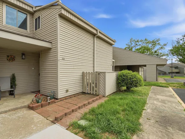 135 Hillview Dr APT 101, Fairfield Bay, AR 72088