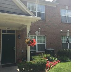 49113 W Woods Dr, Shelby Township, MI 48317