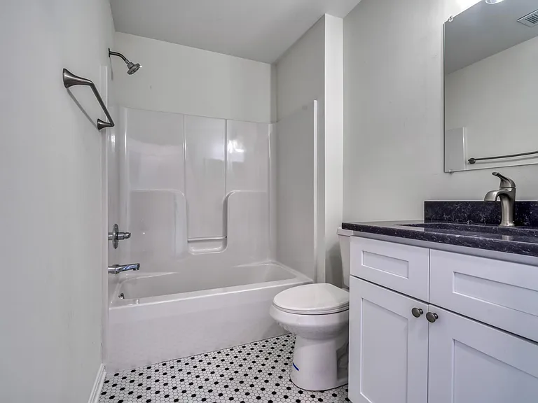 2501 Coleridge Dr #3D — Photo 23