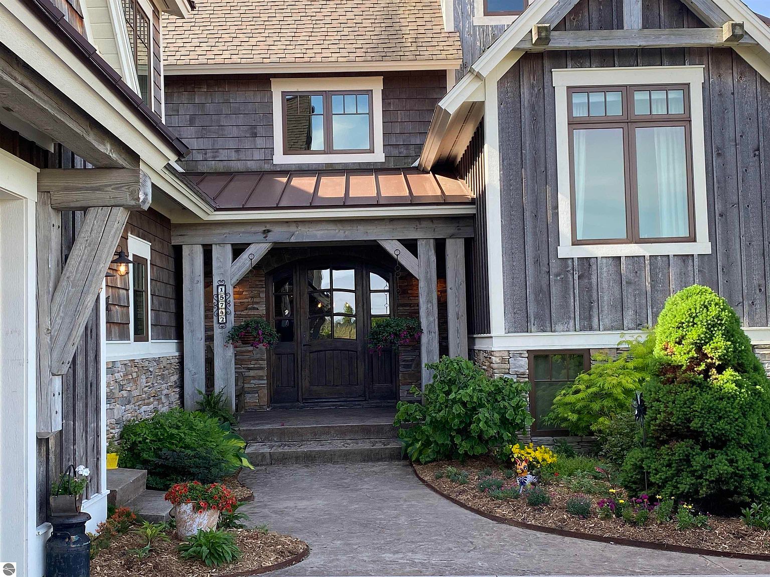 15742 Peninsula Dr, Traverse City, MI 49686 Zillow
