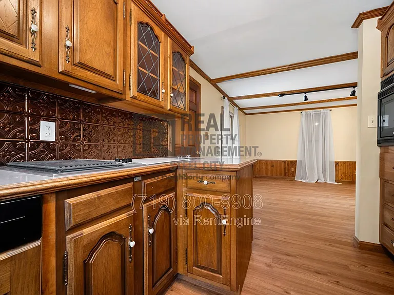 512 W 10th St #W — Photo 14