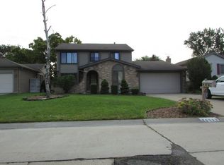39622 Sunderland Dr, Clinton Township, MI 48038