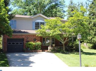 904 Edann Rd, Oreland, PA 19075