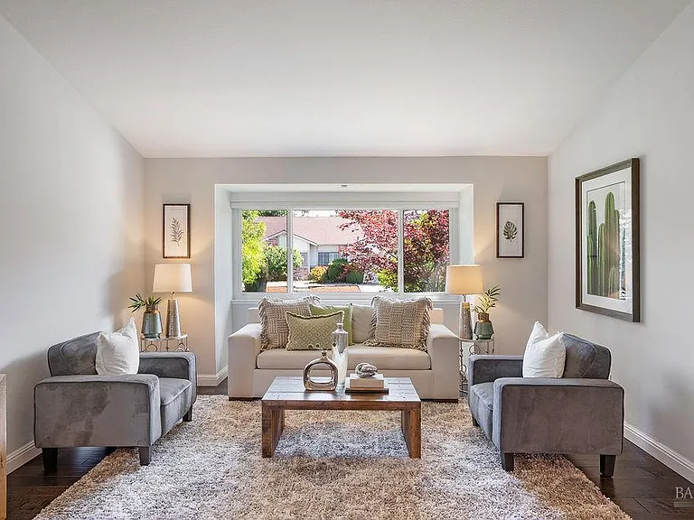 451 Trotter Dr — Photo 4