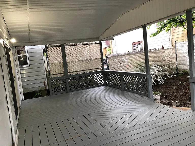 673 N Laurel St — Photo 25