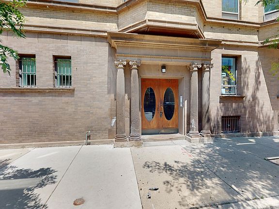 3rd image of 501 N Wells St APT 2E