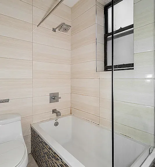 242 Madison St #3R — Photo 7