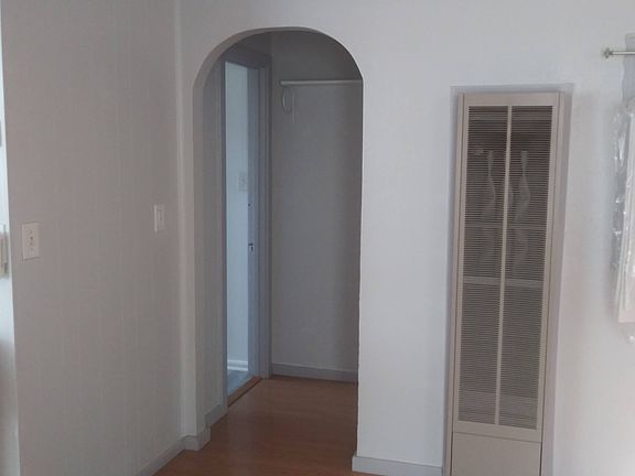 4th image of 4449 53rd St #B