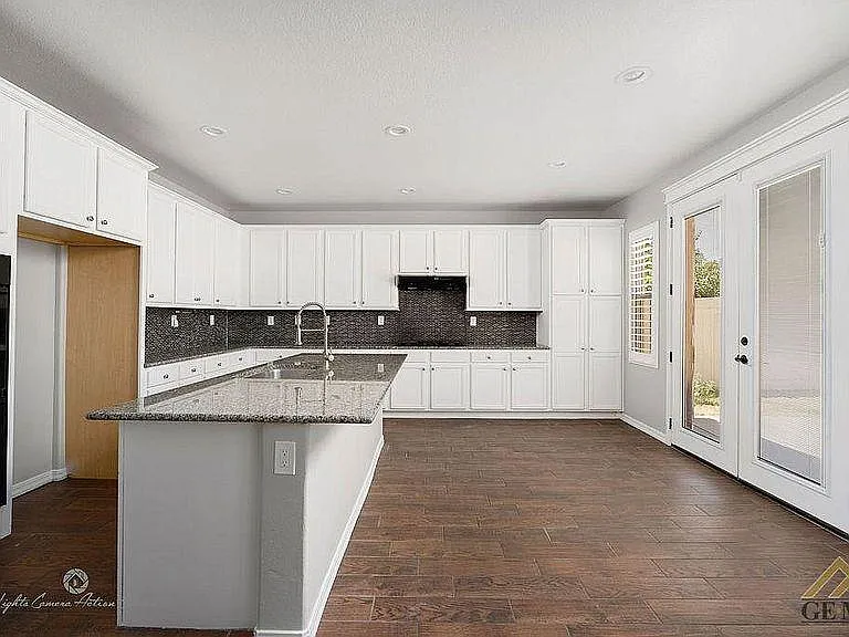 5616 Segovia Way — Photo 3