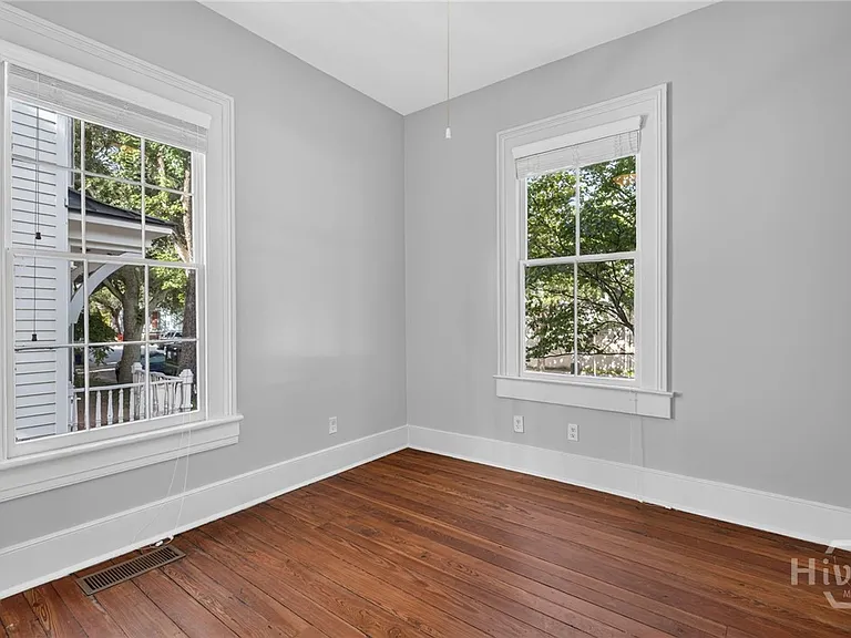 902 Barnard St — Photo 20