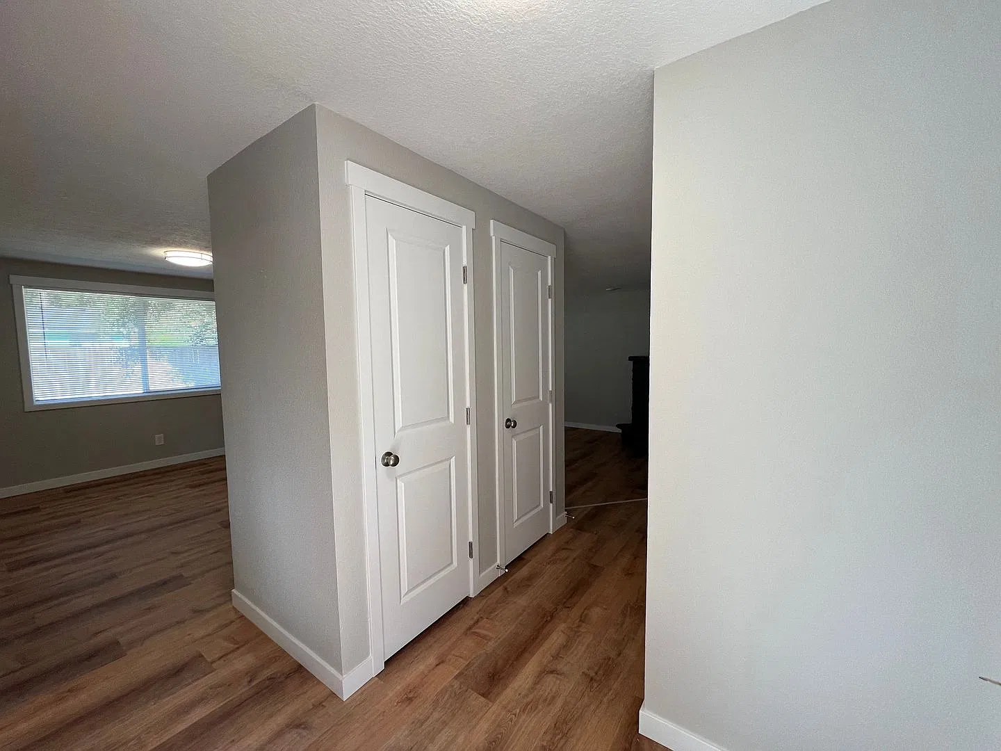 Remodeled Single Level Home On Huge 1/4 Acre Lot For Rent - 14520 Ne 74th St — Photo 4