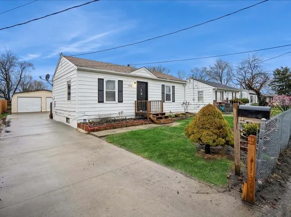 2212 Tichenor St, Des Moines, IA 50317