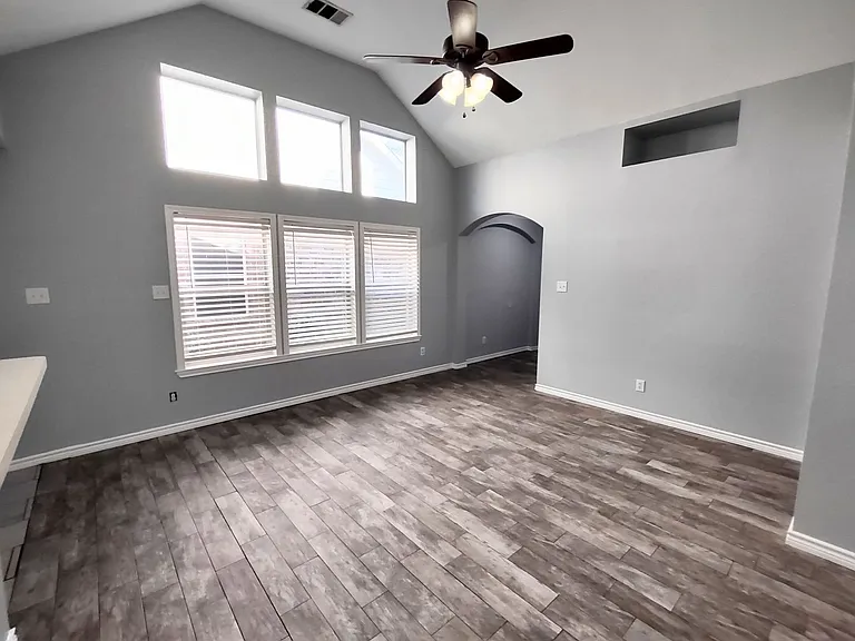 8929 Holliday Ln — Photo 14