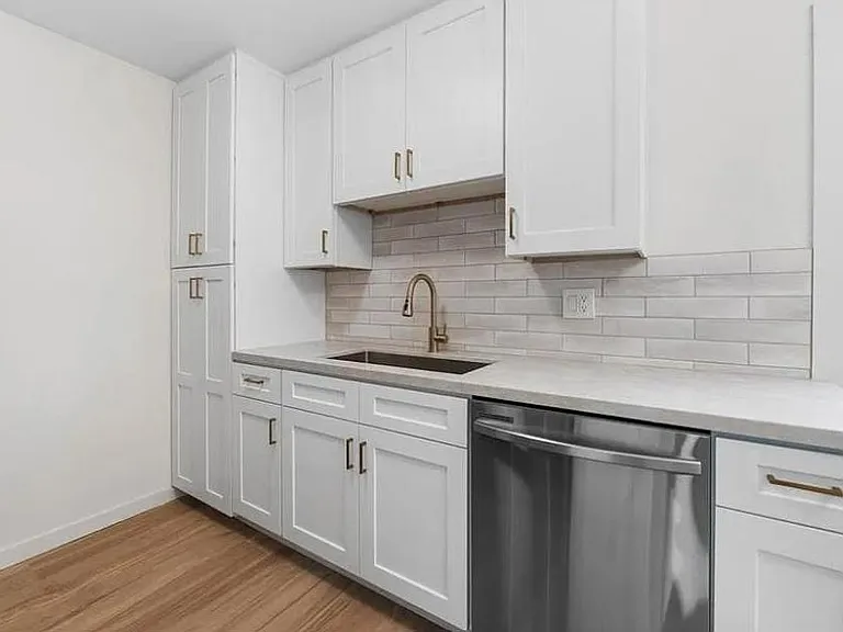 3825 Van Dyke Ave #3 — Photo 11